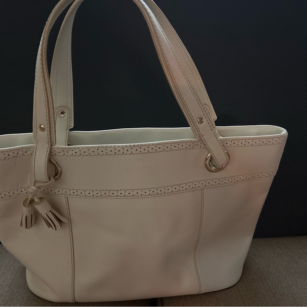Kate Spade - medium sized cream colored leather satchel shoulder bag. - Picture 6 of 13